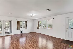 895 Lakebreeze Dr, Canyon Lake, TX 78133 - Photo 11