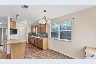 895 Lakebreeze Drive, Canyon Lake, TX 78133 - Photo 7