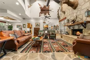 289 Mariposa Loop, New Braunfels, TX 78132 - Photo 3