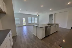 1233 Fox Wing Wy, New Braunfels, TX 78132 - Photo 15