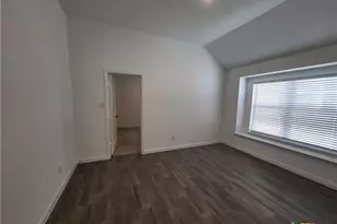 1233 Fox Wing Wy, New Braunfels, TX 78132 - Photo 5