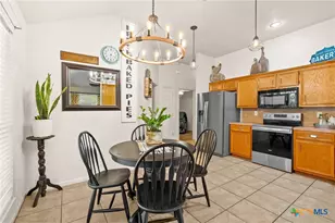 8 Hawthorn Ct, Belton, TX 76513 - Photo 5