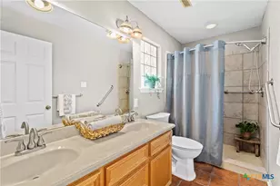 8 Hawthorn Ct, Belton, TX 76513 - Photo 13