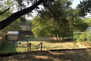 904 Dale St, San Marcos, TX 78666 - Photo 11