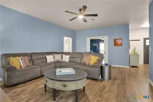 1906 Round Table, New Braunfels, TX 78130 - Photo 9