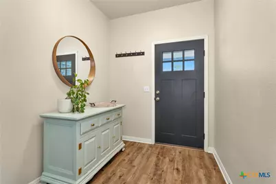 1906 Round Table, New Braunfels, TX 78130 - Photo 5