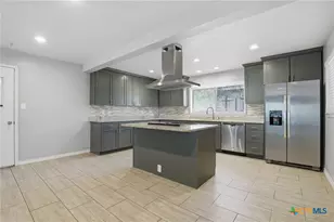 1225 N Unicorn Ave, New Braunfels, TX 78130 - Photo 3