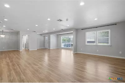 1225 N Unicorn Avenue, New Braunfels, TX 78130 - Photo 7