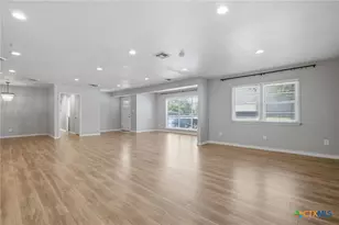 1225 N Unicorn Ave, New Braunfels, TX 78130 - Photo 7