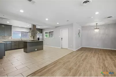1225 N Unicorn Avenue, New Braunfels, TX 78130 - Photo 5