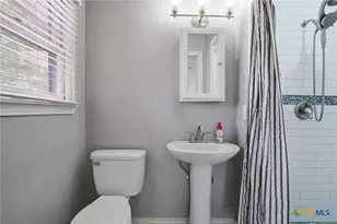 1225 N Unicorn Ave, New Braunfels, TX 78130 - Photo 19