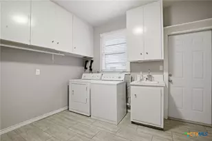 1225 N Unicorn Ave, New Braunfels, TX 78130 - Photo 15