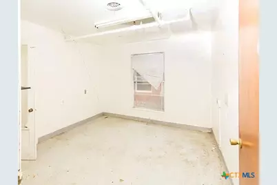 111 S 33rd Street, Temple, TX 76504 - Photo 11