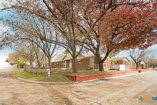 111 S 33rd St, Temple, TX 76504 - Photo 3