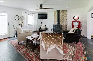 522 Mulberry Rd, Cuero, TX 77954 - Photo 9