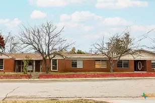 111 S 33rd St, Temple, TX 76504 - Photo 1