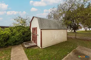 111 S 33rd St, Temple, TX 76504 - Photo 9