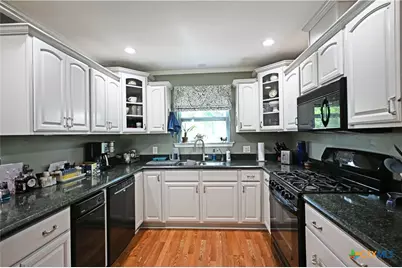 877 Twin Oaks Drive, New Braunfels, TX 78130 - Photo 15