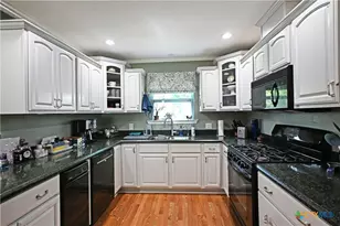 877 Twin Oaks Dr, New Braunfels, TX 78130 - Photo 15