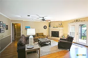 877 Twin Oaks Dr, New Braunfels, TX 78130 - Photo 7