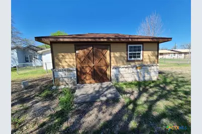 203 N West Street, Yorktown, TX 78164 - Photo 15