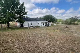 624 Crest Cir Dr, San Marcos, TX 78666 - Photo 3