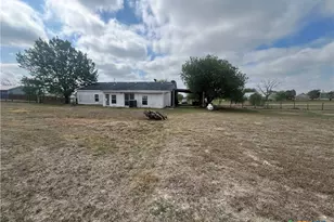 624 Crest Cir Dr, San Marcos, TX 78666 - Photo 5