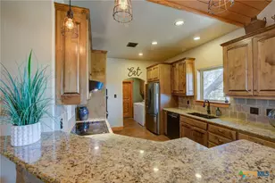 230 Falling Hls, New Braunfels, TX 78132 - Photo 11