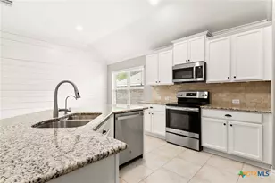 1974 Kalli Jo Ln, New Braunfels, TX 78130 - Photo 9