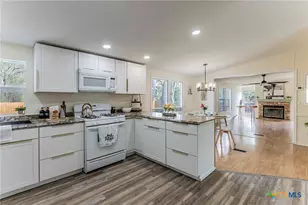 1901 Pecan St, San Marcos, TX 78666 - Photo 9