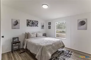 1901 Pecan St, San Marcos, TX 78666 - Photo 15