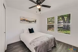 6913 Shannon Dr, Austin, TX 78724 - Photo 9