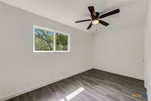 6913 Shannon Dr, Austin, TX 78724 - Photo 11