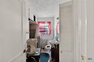 2011 N Jecker, Victoria, TX 77901 - Photo 17