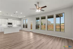 2110 Shepards St, Seguin, TX 78155 - Photo 7