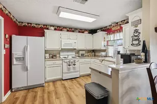 102 Palomino Ln, Victoria, TX 77904 - Photo 7