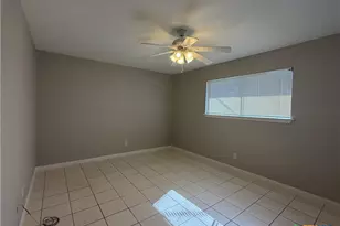 111 Lancelot St, Victoria, TX 77904 - Photo 3