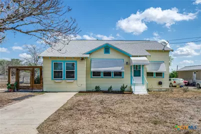 615 E Main Avenue, Karnes City, TX 78118 - Photo 1