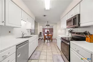 307 Pheasant Dr, Victoria, TX 77905 - Photo 9