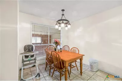 307 Pheasant Drive, Victoria, TX 77905 - Photo 5