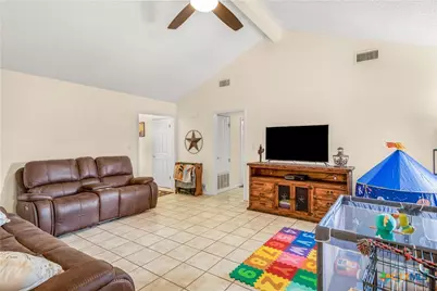 307 Pheasant Drive, Victoria, TX 77905 - Photo 3