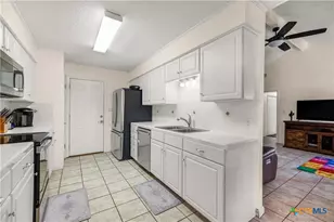 307 Pheasant Dr, Victoria, TX 77905 - Photo 7