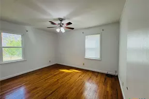 302 N 28th St, Gatesville, TX 76528 - Photo 13