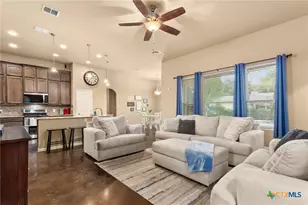 820 Mission Hills Dr, New Braunfels, TX 78130 - Photo 3