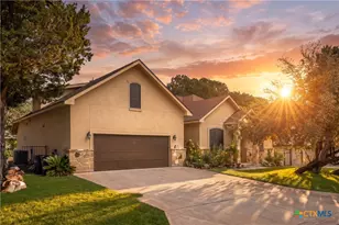 820 Mission Hills Dr, New Braunfels, TX 78130 - Photo 1