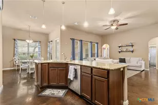 820 Mission Hills Dr, New Braunfels, TX 78130 - Photo 7