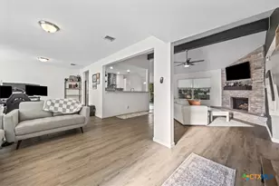 11926 Holm Oaks Dr, San Antonio, TX 78249 - Photo 7