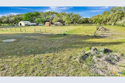 405 Camino Drive, Victoria, TX 77905 - Photo 11