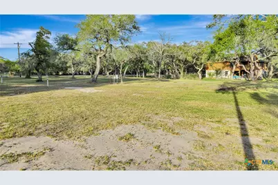 405 Camino Drive, Victoria, TX 77905 - Photo 19