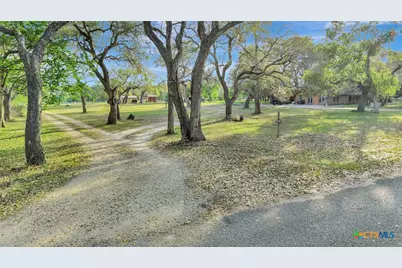 405 Camino Drive, Victoria, TX 77905 - Photo 9
